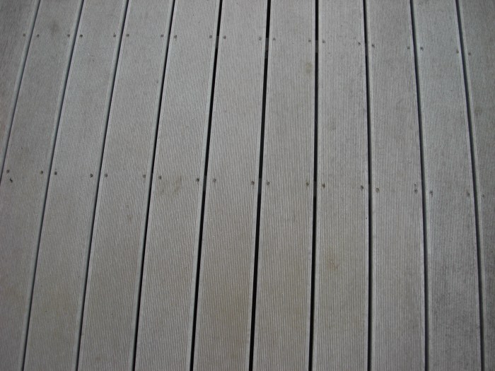 strati_deck_meintenance