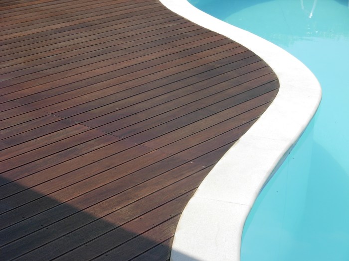 strati_deck_maintenance