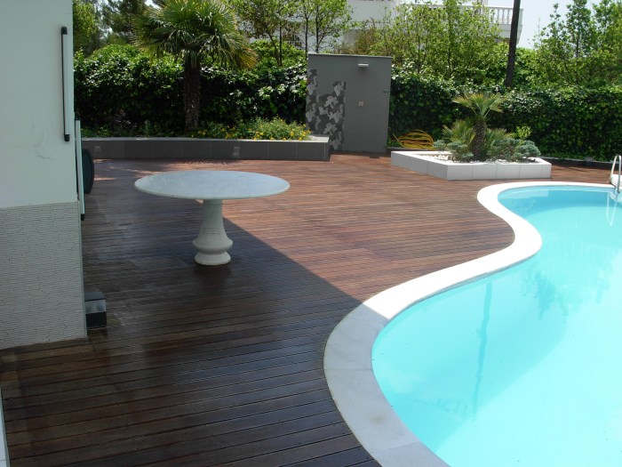 strati_deck_maintenance