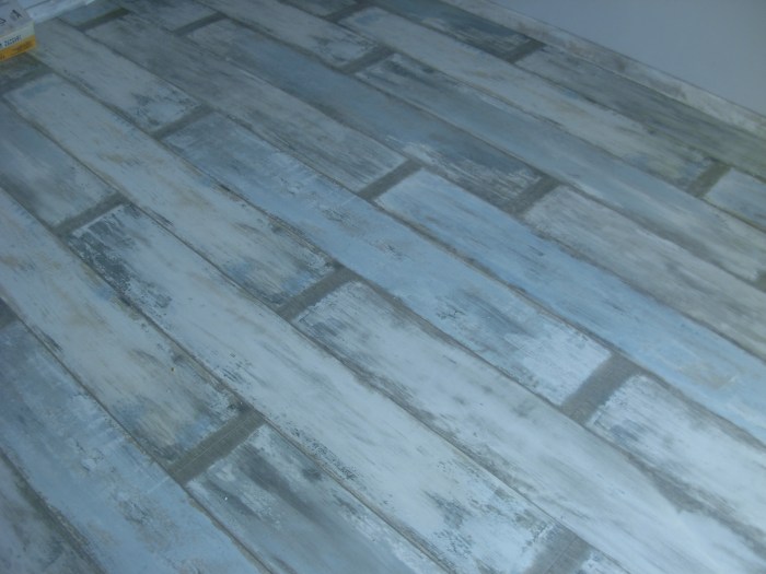 iraklis_stratis_reclaimed_oak_laminate