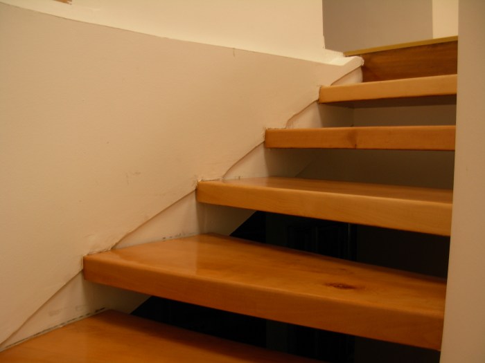 ΣΤΡΑΤΗ ΞΥΛΙΝΑ ΠΑΤΩΜΑΤΑ - ΞΥΣΙΜΟ ΚΑΙ ΓΥΑΛΙΣΜΑ ΗΜΙΜΑΣΙΦ ΔΑΠΕΔΩΝ