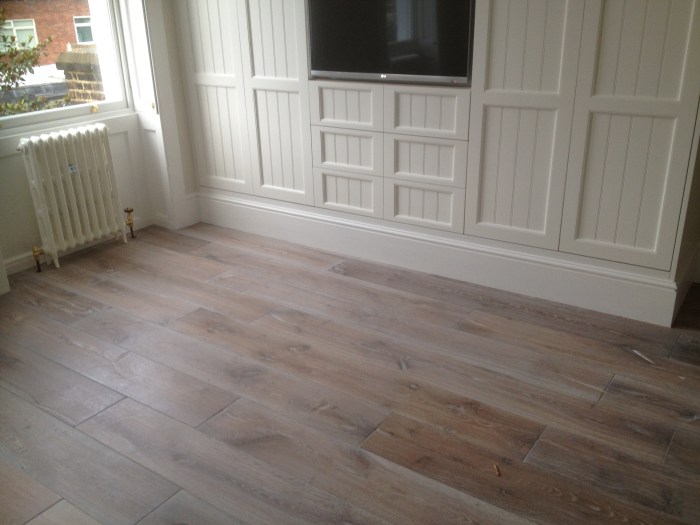 vintage vs retro by Μαρία Λαγκούση ΣΤΡΑΤΗ ξύλινα πατώματα και laminates