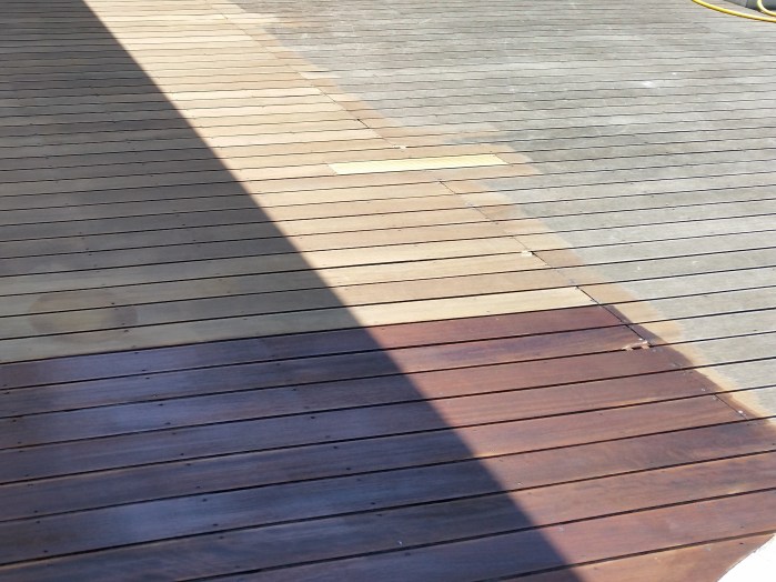 ηρακλής_στρατής_επισκευή_ξύλινου_πατώματος_εξωτερικού_χώρου_deck -λάδωμα